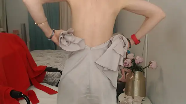 LuxuryNika's Live XXX Chat