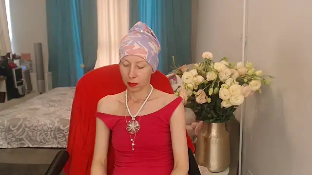 הופעת וובקאם של LuxuryNika