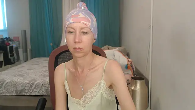 LuxuryNika's Live XXX Chat