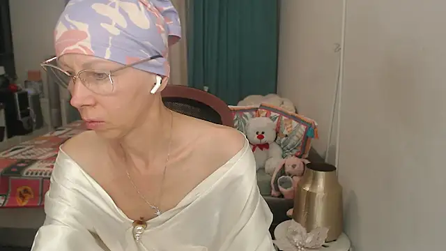 LuxuryNika's Webcam Show
