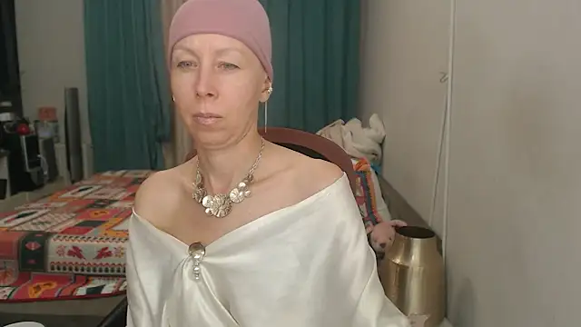 LuxuryNika's Webcam Show