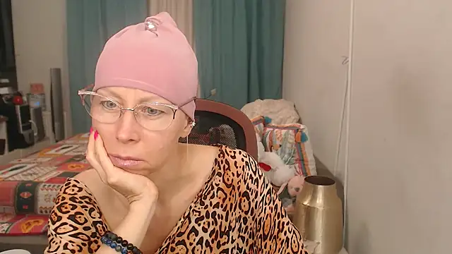 LuxuryNika's Webcam Show