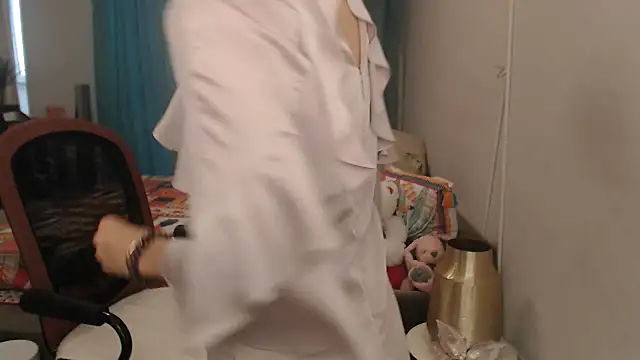הופעת וובקאם של LuxuryNika