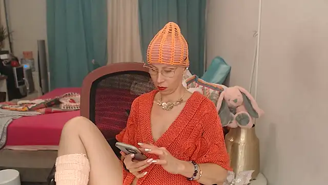 LuxuryNika live XXX chat