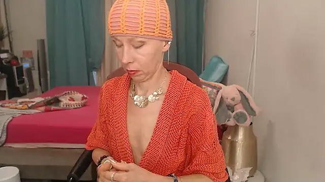 LuxuryNika live XXX chat