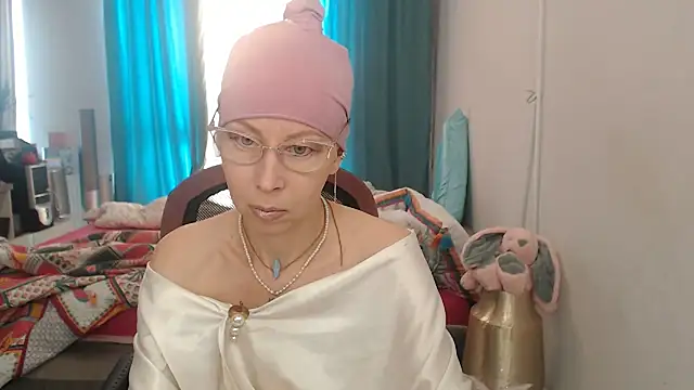 LuxuryNika's Live XXX Chat
