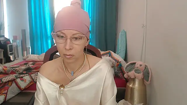 LuxuryNika – Live XXX-chat