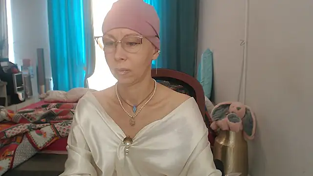 LuxuryNika's Live XXX Chat