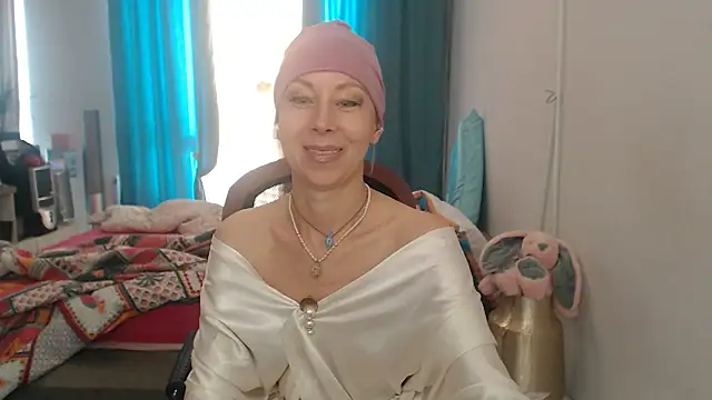 LuxuryNika's Live XXX Chat