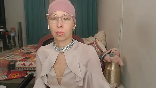 Show de LuxuryNika na webcam