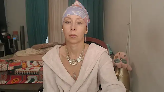 LuxuryNika's Webcam Show