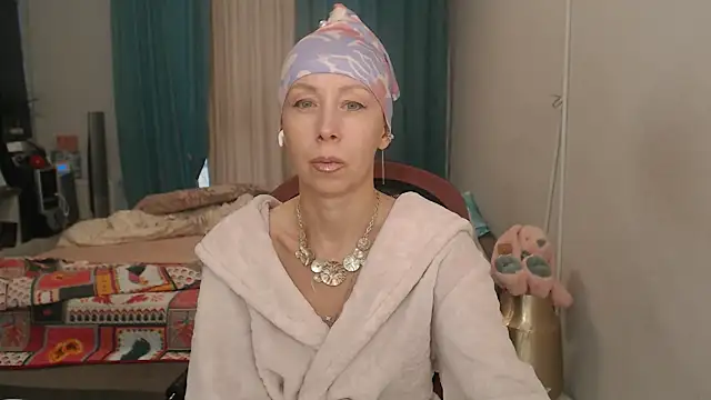 LuxuryNika's Webcam Show