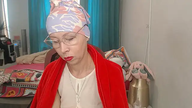 LuxuryNika live XXX chat