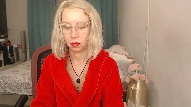LuxuryNika's Live XXX Chat