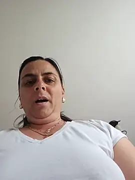 Chatroom XXX en direct de IsabelleCraft