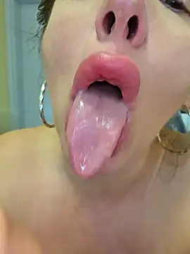 Adivaaa Adlı Modelin Canlı XXX Sohbeti