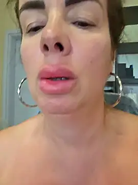Adivaaa Live XXX-Chat