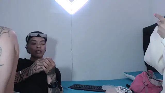 dulce_maria_x Show Webcam
