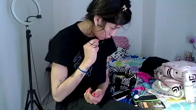 הופעת וובקאם של Doll_sary
