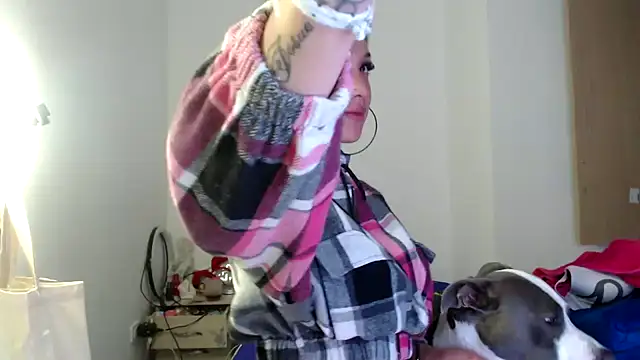 Pokazy przed kamerką – Doll_sary