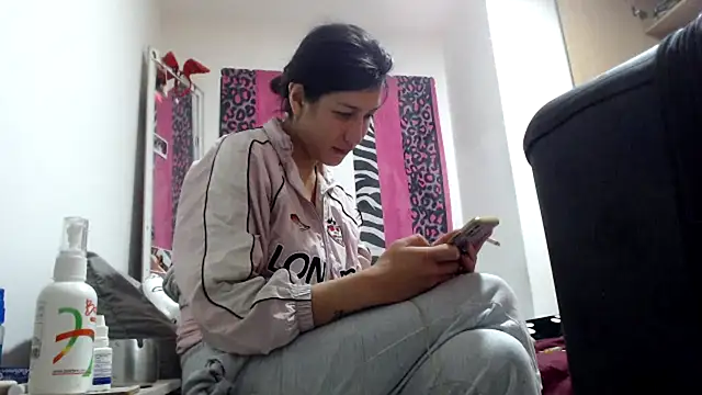 Show de Doll_sary na webcam