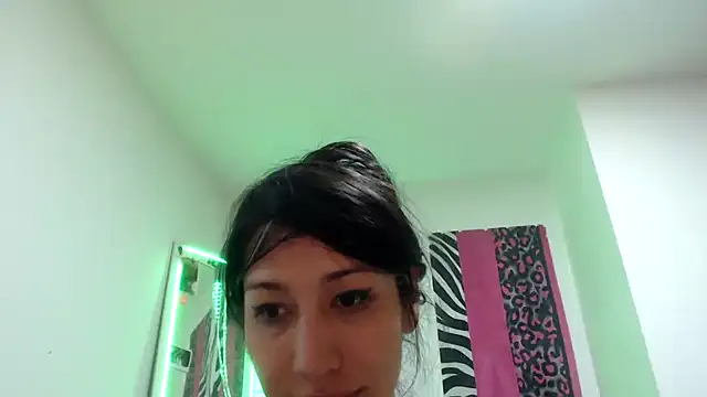 Doll_saryn Webbikameraesitys