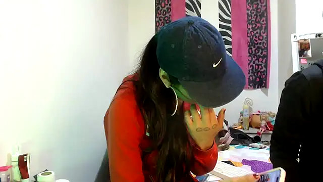 Chat +18 de Doll_sary ao vivo
