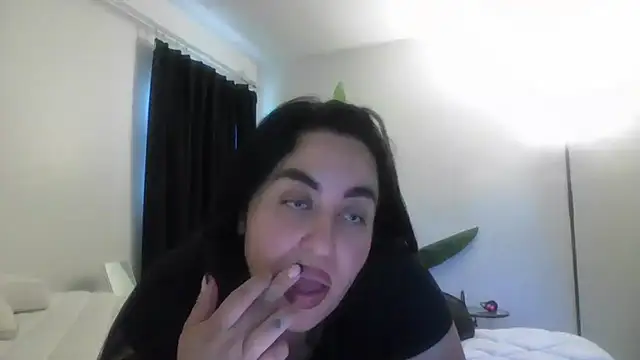 WetFlower69: διαδικτυακό σόου στην κάμερα