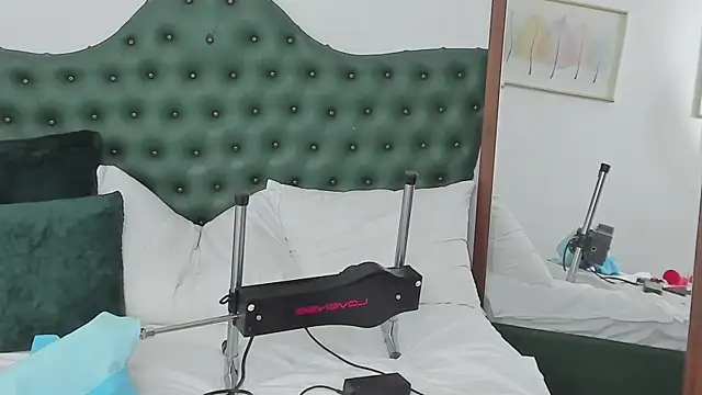 IvyHotFoxy Webcam show