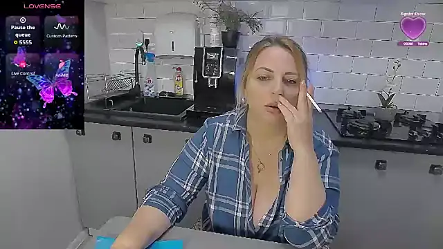 XXX chat uživo modela erikaerika