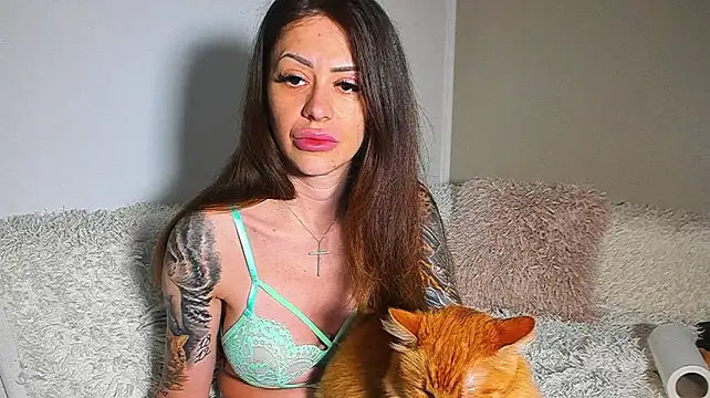 BrianaDiamondXXX Chat XXX in diretta