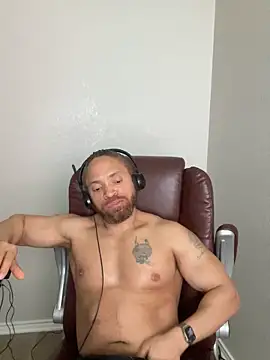 Fathero1time Show in webcam