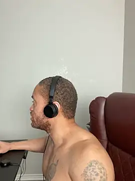 Fathero1time Show in webcam