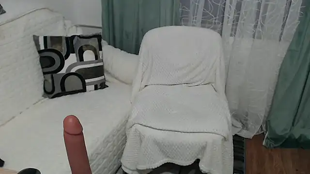 JullieMilf Live Chatraum