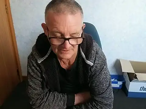 daddy_man 在線直播表演