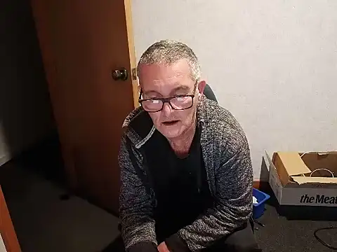daddy_man: διαδικτυακό σόου στην κάμερα