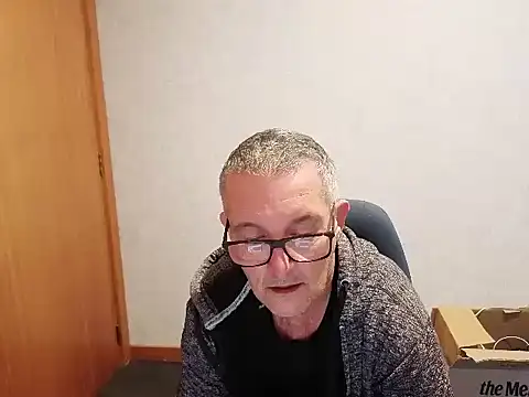 daddy_man: διαδικτυακό σόου στην κάμερα