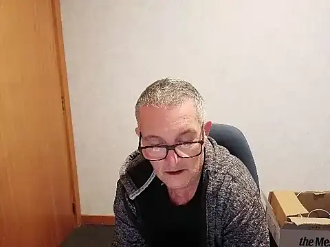 Show modela daddy_man na web-kameri