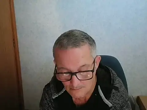 daddy_man Show in webcam