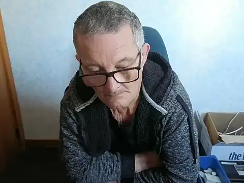 daddy_man: διαδικτυακό σόου στην κάμερα