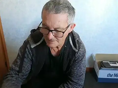 daddy_man Show in webcam