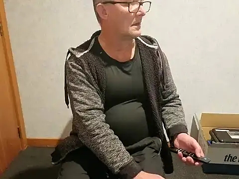 daddy_man Show in webcam