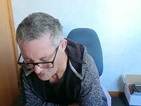 Pokazy przed kamerką – daddy_man