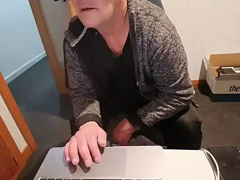 daddy_man Show in webcam