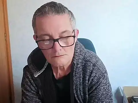 daddy_man Show in webcam