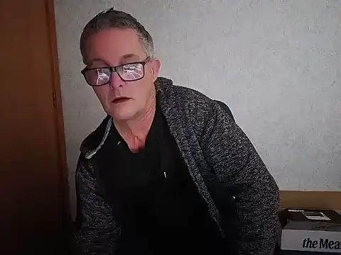 Show modela daddy_man na web-kameri