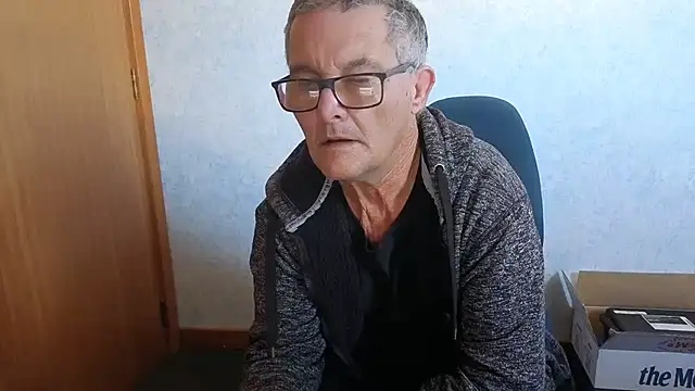 daddy_man Show in webcam
