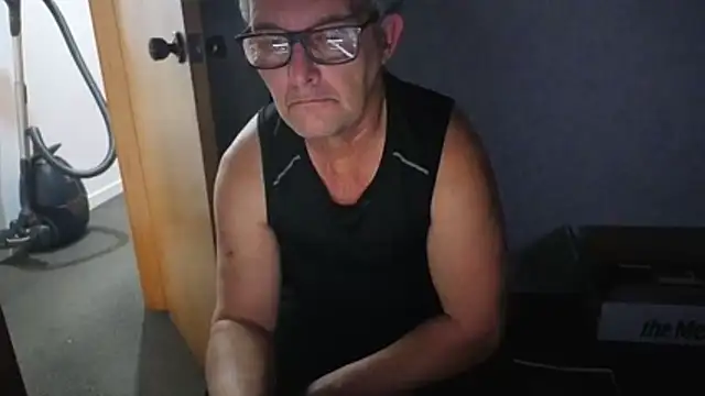 daddy_man Adlı Modelin Web Kamerası Şovu
