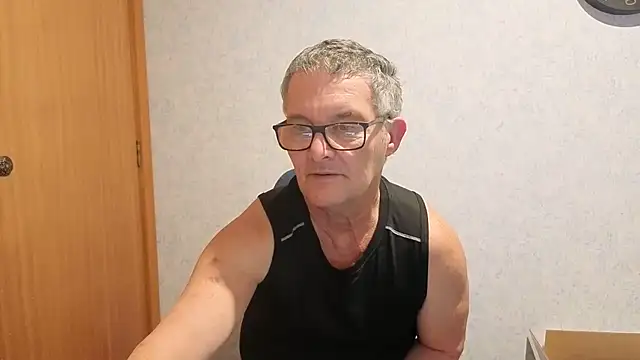 Show modela daddy_man na web-kameri