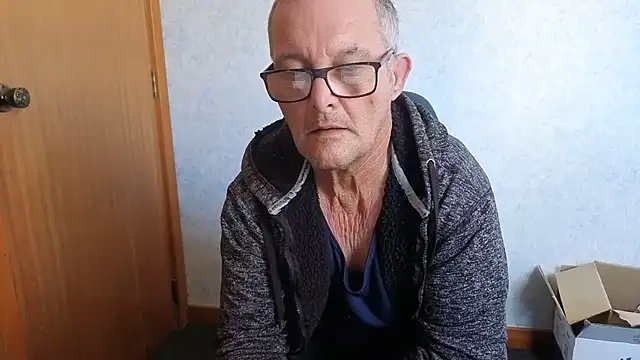 Show modela daddy_man na web-kameri